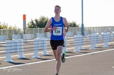 Lloyd Sheppard running