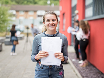 Eve Tranter holding results