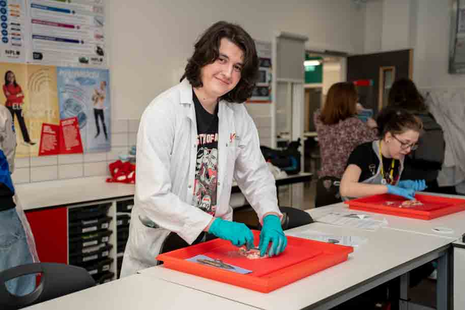 Student in labs