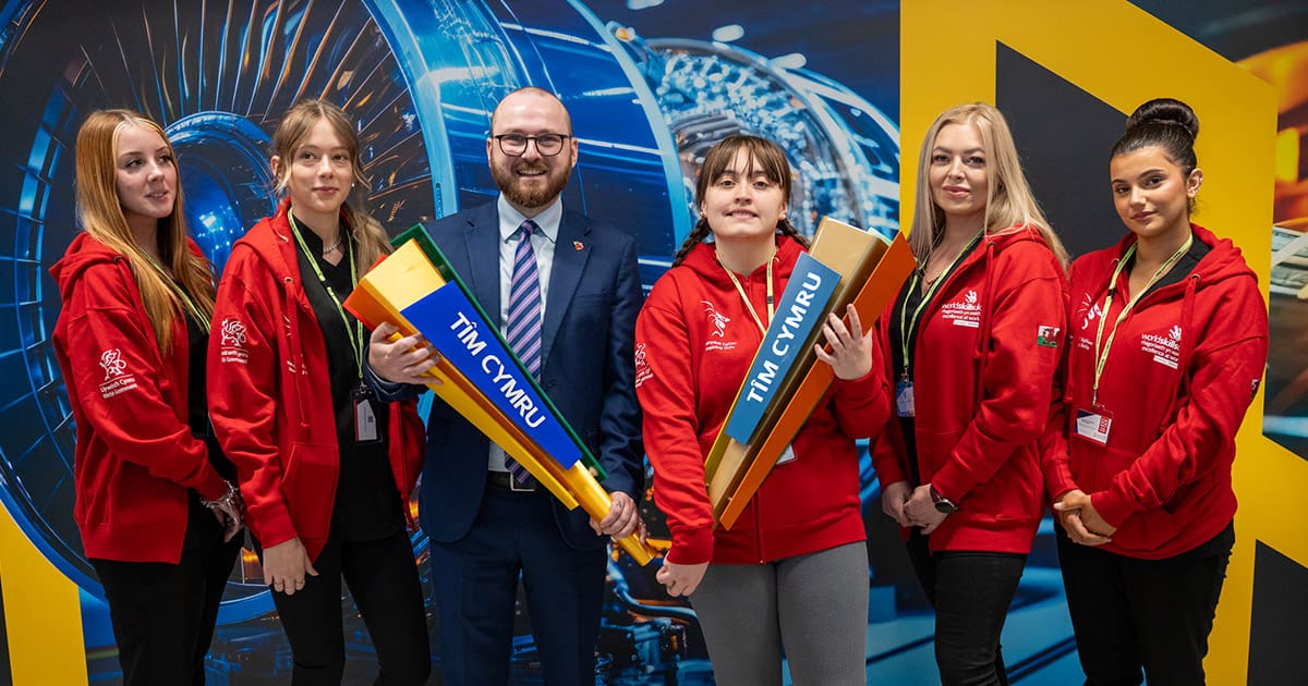 Jack Sargeant MS with students and Worldskills torches